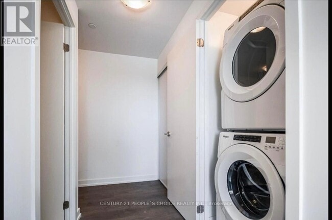 Building Photo - 55 Duke St W