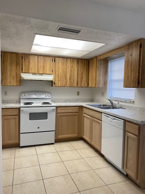 Foto del edificio - 2/2 in DeLand, close to 17-92, $1,400/month