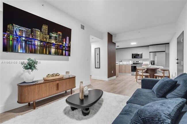 Foto del edificio - 3728 NW 19th Ave