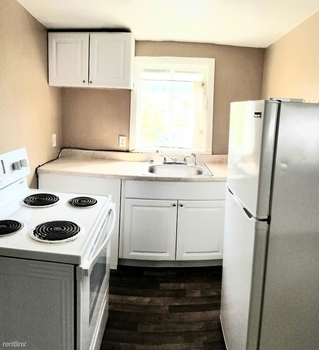 Building Photo - Studio, 1 bath 4plex - 202 Alder St