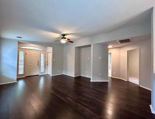 Foto del edificio - 11914 Johnny Weismuller 78748 | 3 Bed 2 Ba...