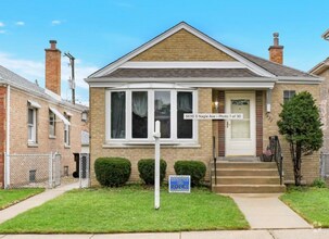 Building Photo - 6142 W 63rd St
