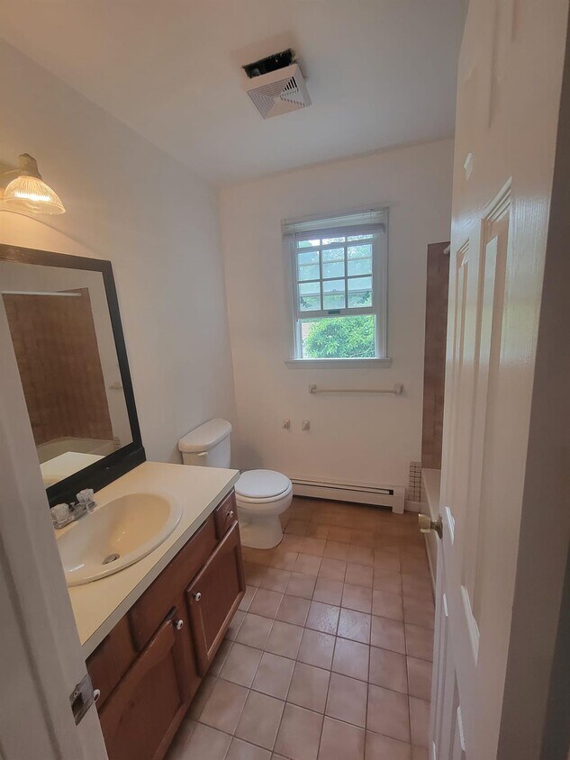 Primary Photo - 82 Upton Dr