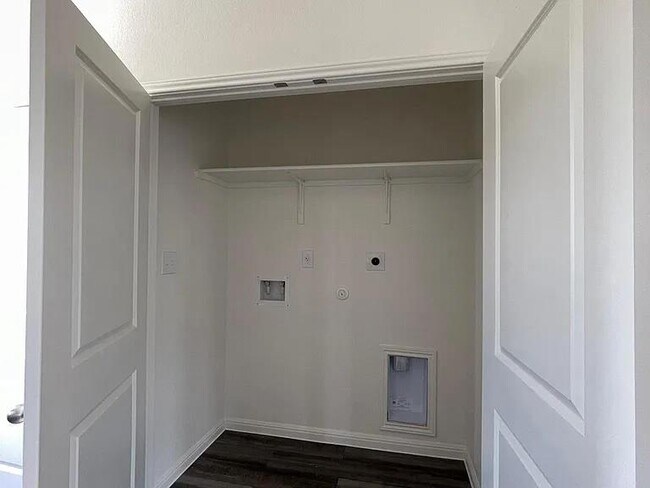 Foto del edificio - 627 Alterra Way