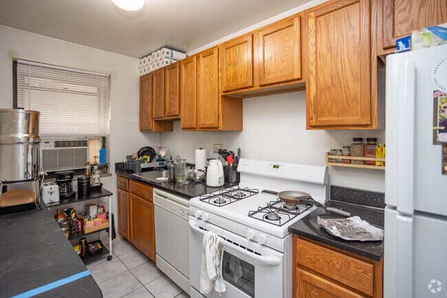Interior Photo - 4909 CENTRE AVE