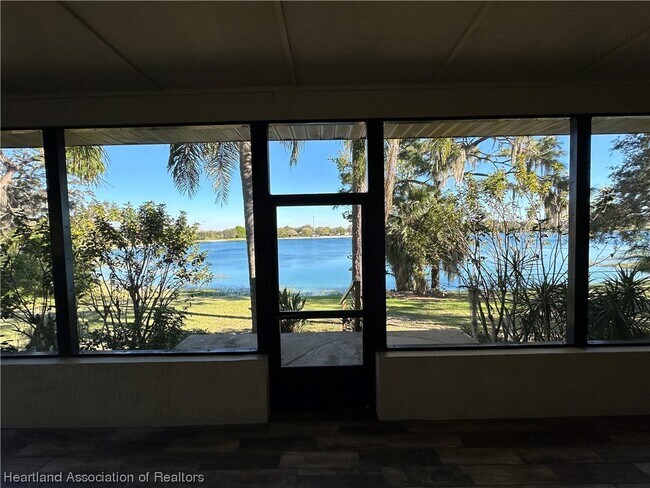 Foto del edificio - 1504 Sam Asbury Ave