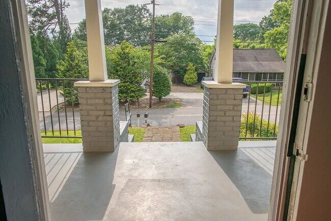 Building Photo - 1 bedroom, 1 full bath near downtown Walhalla