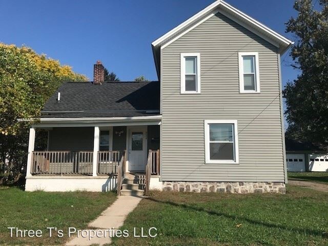 Primary Photo - 3 br, 1 bath House - 734 West Grand River