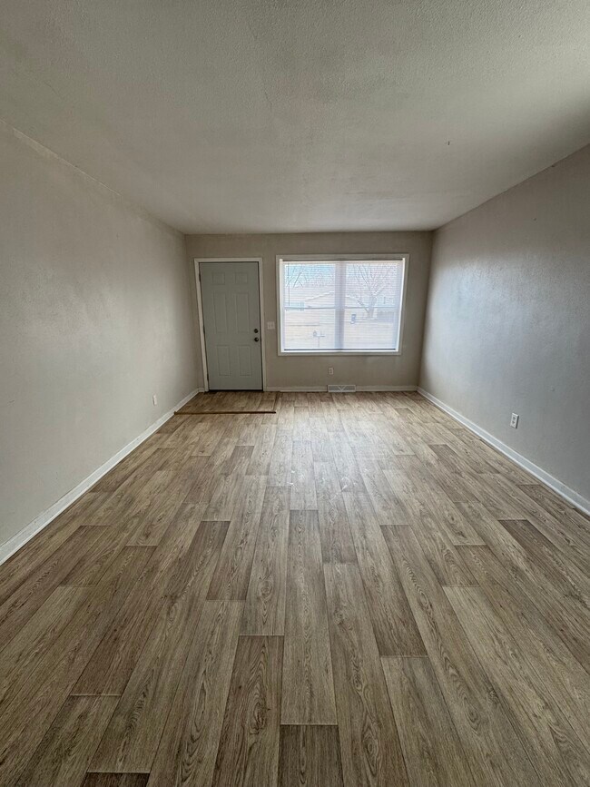 Foto del edificio - 671 W 64th St