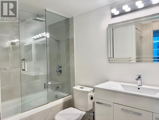 Building Photo - 4978 Yonge St