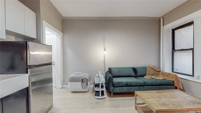 Foto del edificio - 83-64 Talbot St
