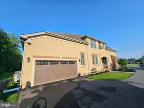 Building Photo - 94 Wolf Creek Cir