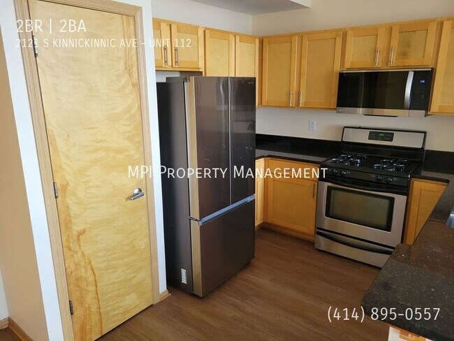 Building Photo - 2121 S Kinnickinnic Ave