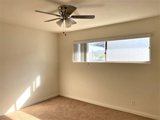 Building Photo - 336 Claydelle Ave