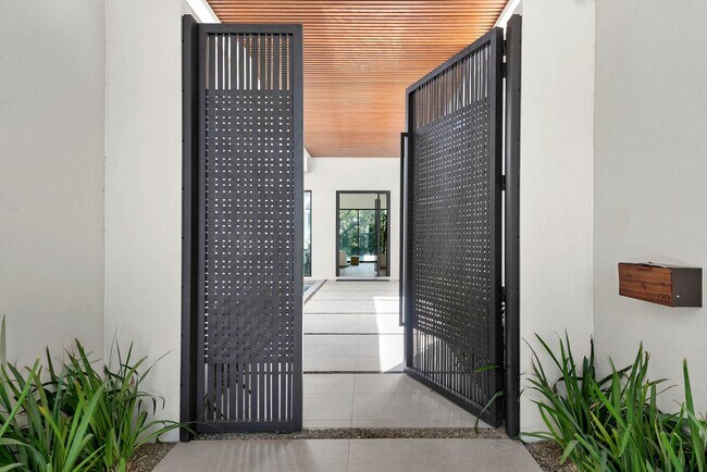 Foto del edificio - Spectacular Modern, 1-story house in Winte...