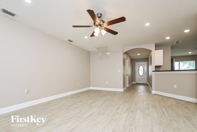 Building Photo - 11202 Hidden Breeze Dr