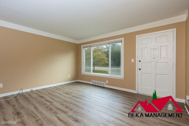 Building Photo - 2 br, 1 bath House - 26205 Coolidge Hwy