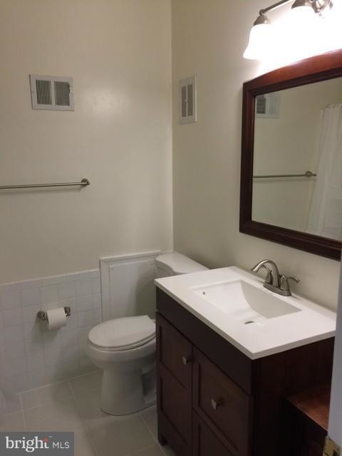 Foto del edificio - 5947 Queenston St