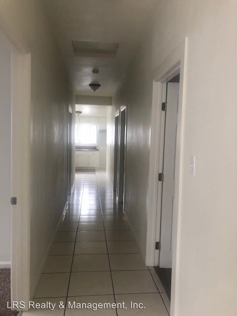 Foto del edificio - 723 1/2-711-712 W 41st St