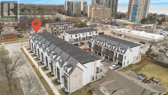 Photo du bâtiment - 2268 Sovereign St
