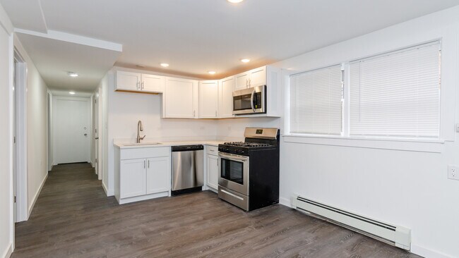 Building Photo - 1329 N Latrobe Ave