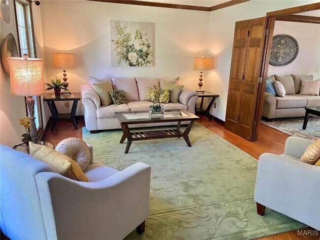 Foto del edificio - 677 Clovertrail Dr