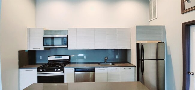 Building Photo - 795 Main Ave