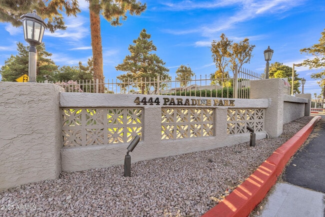 Building Photo - 4444 E Paradise Village Pkwy N