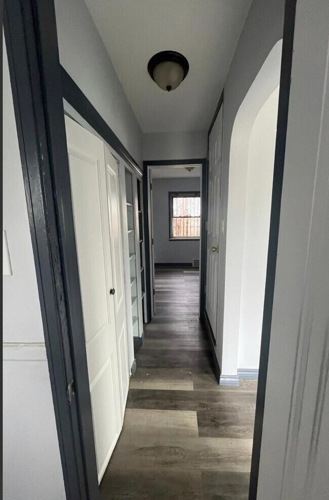 Foto del edificio - Cute 2 bedroom located on Detroit's East side.