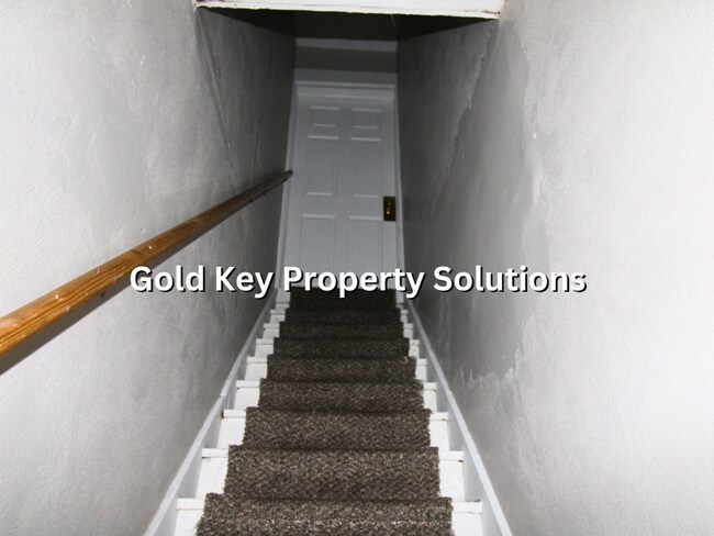 Building Photo - 1426 WALNUT ST.