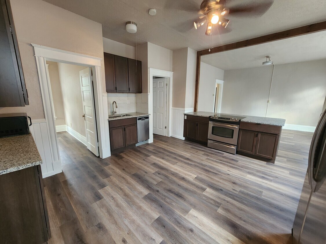 Kitchen view - 2717 Aldrich Ave N