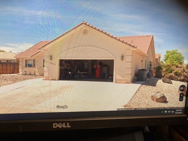 Foto principal - 1807 Desert Dawn Dr
