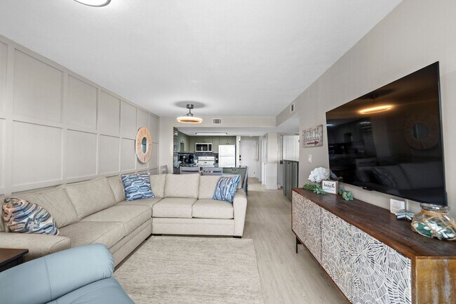 Building Photo - Sea Mark Tower – 3BR Ocean-View Condo