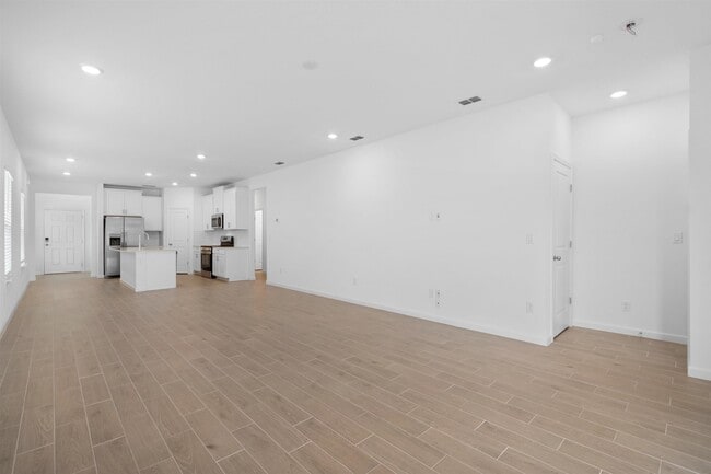 Building Photo - 709 Lake Sinclair St