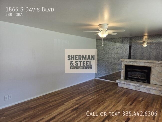 Foto del edificio - 1866 S Davis Blvd