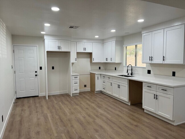 Building Photo - 3812 Melody Ln