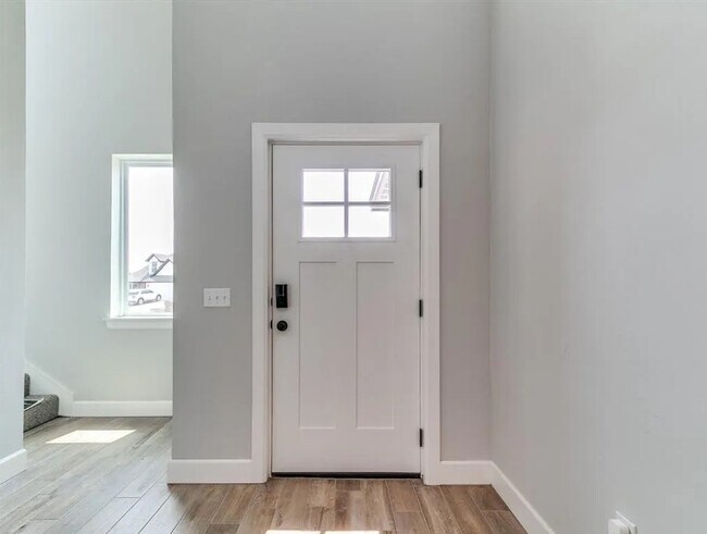 Entrada - 1221 SW 141st St