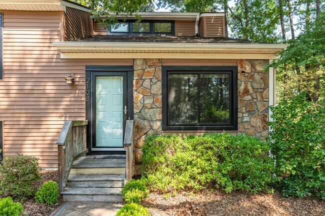 Building Photo - 2108 Mariner Cir