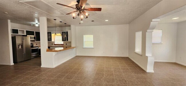Building Photo - 233 County Rd 381