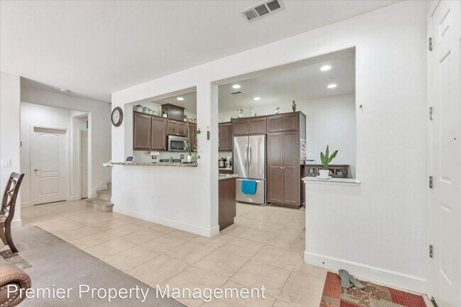 Foto del edificio - 3 br, 3 bath House - 105 CEZANNE LN.