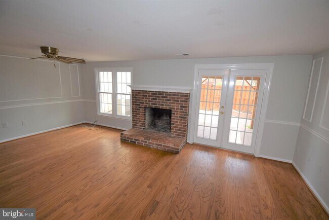 Foto del edificio - 8243 Cedar Landing Ct