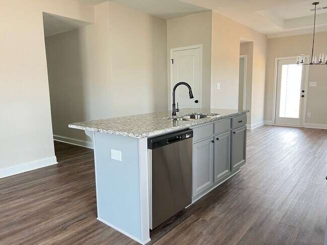 Foto del edificio - Beautiful 4BD/2BA Home with Open Floor Pla...