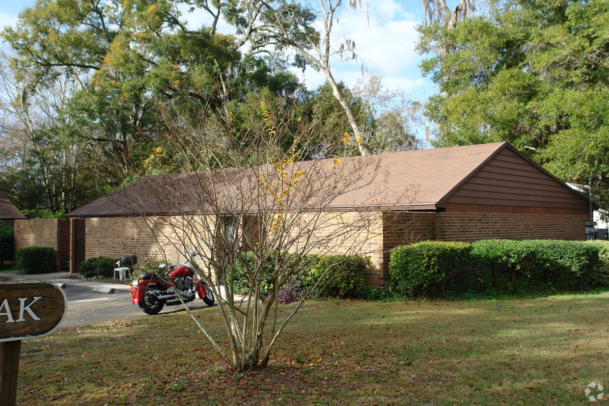 Primary Photo - HERITAGE OAK APARTMENTS