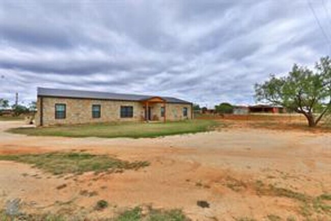 Building Photo - 1468 Bettis St