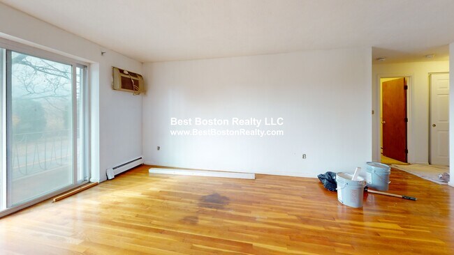 Building Photo - 435 Shirley St