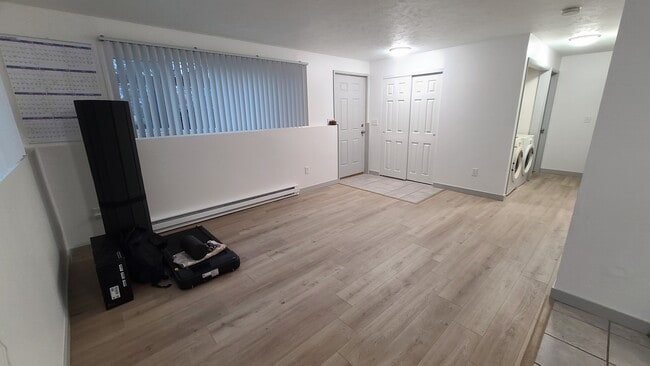 Foto del edificio - 2404 N Hamilton St