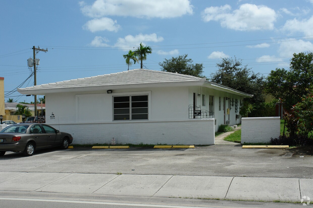 Building Photo - 6500 W Flagler St