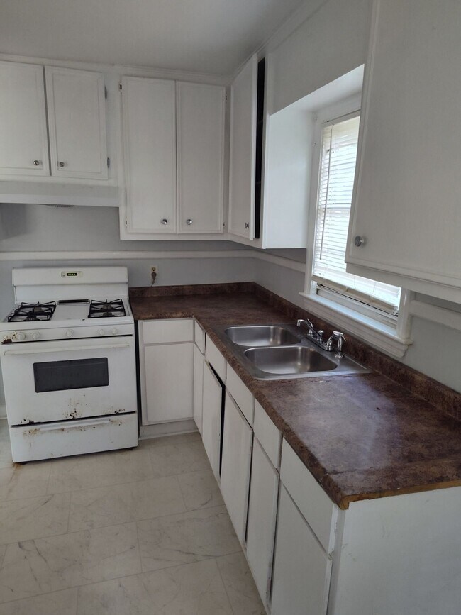 Foto del edificio - 639 Belvedere Rd