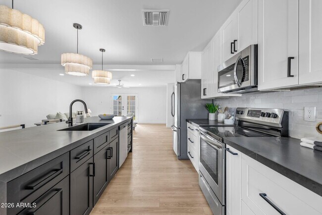 Foto del edificio - 7415 E Holly St