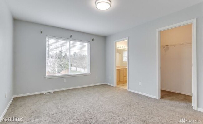 Building Photo - 3 br, 2.5 bath House - 18012 107th St E